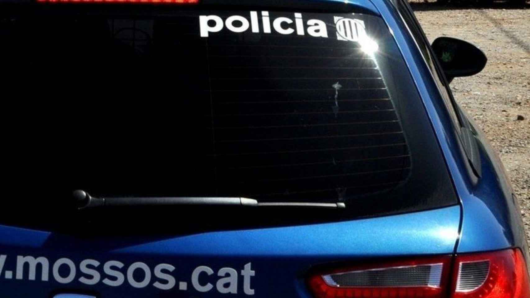 Los Mossos d'Esquadra investigan una estafa bancaria vía mensajes de Correos / MOSSOS