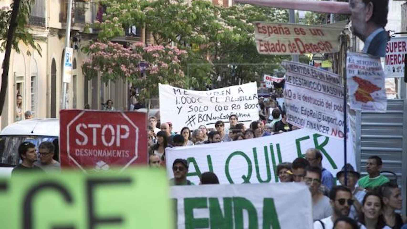 Manifestación por el derecho a la vivienda en Barcelona