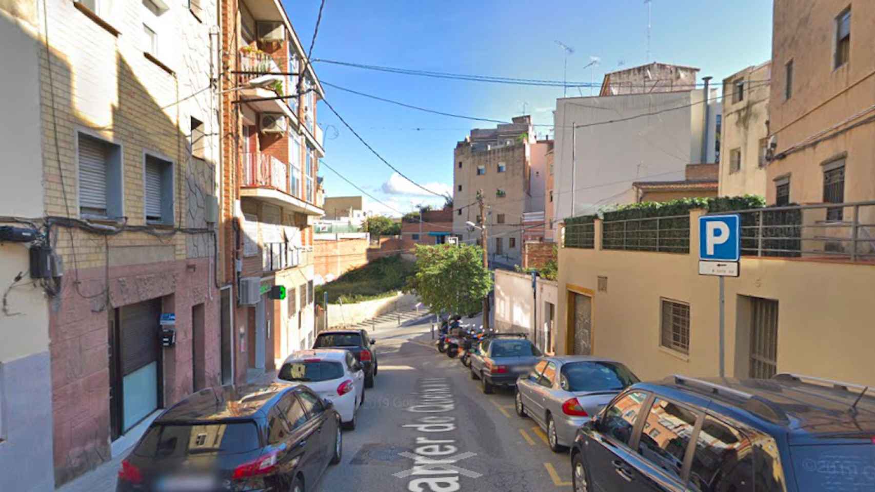 Calle Queixans, en la que el detenido ha arrastrado a su mujer 50 metros en coche / GOOGLE MAPS