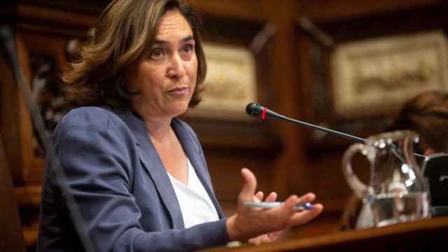 Ada Colau, en el pleno de despedida de 30 concejales del Ayuntamiento de Barcelona / EFE QUIQUE GARCÍA