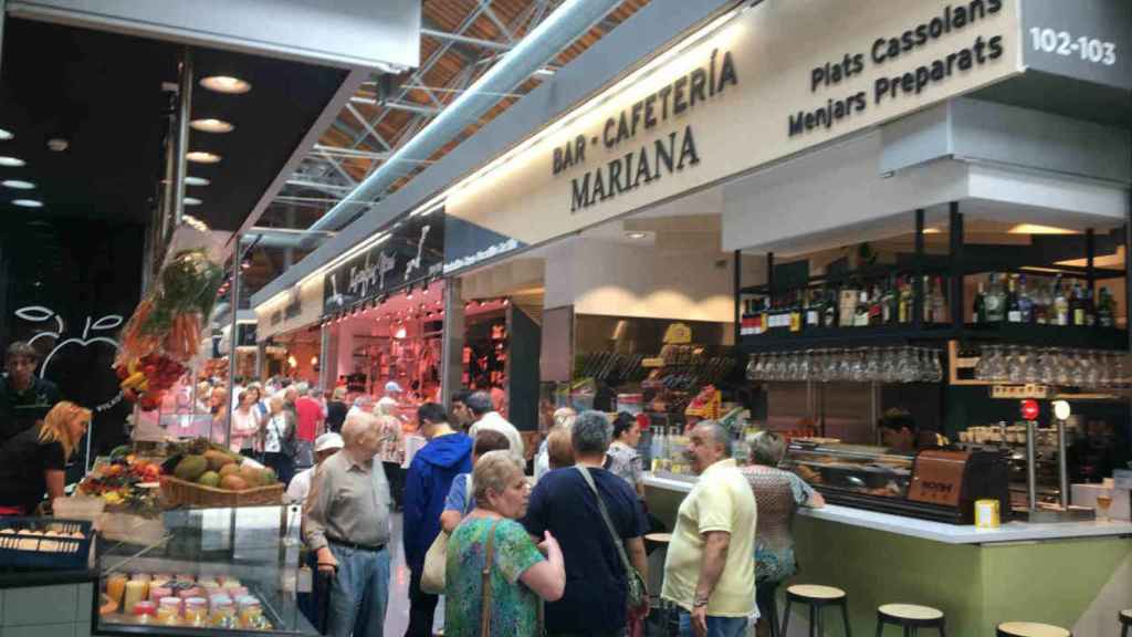 Interior del mercado de Sant Antoni / CR