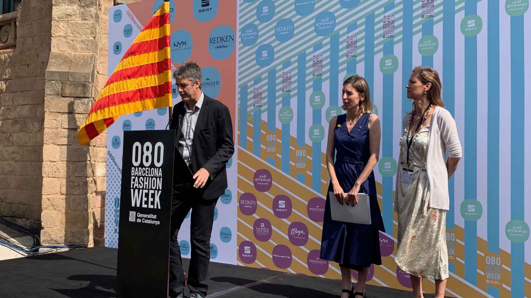 Lluís Gómez, Àngels Chacón y Muntsa Vilalta durante la inauguración de la 080 Barcelona Fashion / MA