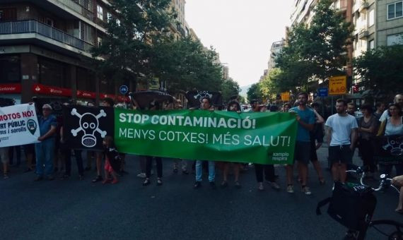 Protesta de los vecinos de l'Eixample el pasado jueves por los altos niveles de contaminación