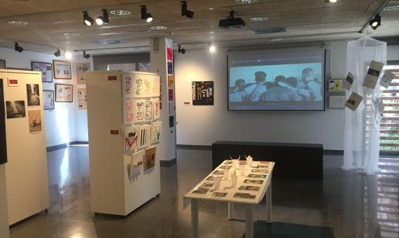 Interior de la exposición / SM