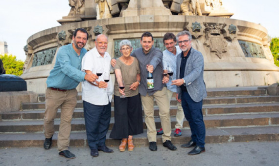 Pau Moragas, vicepresidenta de L'Olivera; Claret Serrahima, director de Clase BCN; Mª Dolors Llonch, presidenta de L'Olivera; Roger Bas i Josep Mª Fábregas, comercials de L'Olivera, i Joan Torrella, director general de Turisme de Barcelona