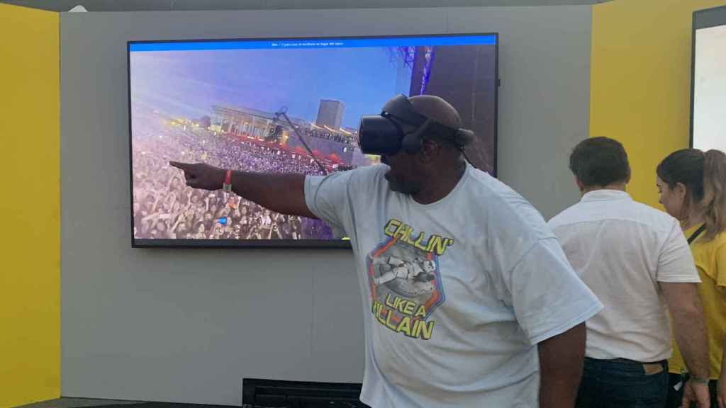 Uno de los participantes gozando de la realidad virtual en el Festival Cruïlla 2019 / MA