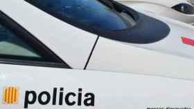 Coche de los Mossos d'Esquadra que han devuelto una cartera valorada en 1.300 euros a una turista / MOSSOS D'ESQUADRA