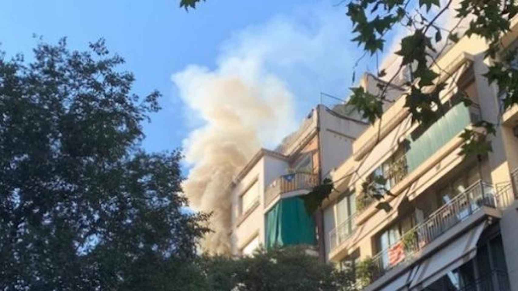 Edificio de la calle Entença de Barcelona / TWIITER @ANTIRADARCATALA