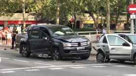 Imagen de la 'pickup' con la que ha tratado huir tras haber provocado el accidente múltiple en l'Eixample / 324 TV3