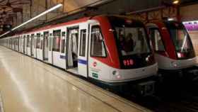 Un convoy de metro en una estación de la L2 / UGT