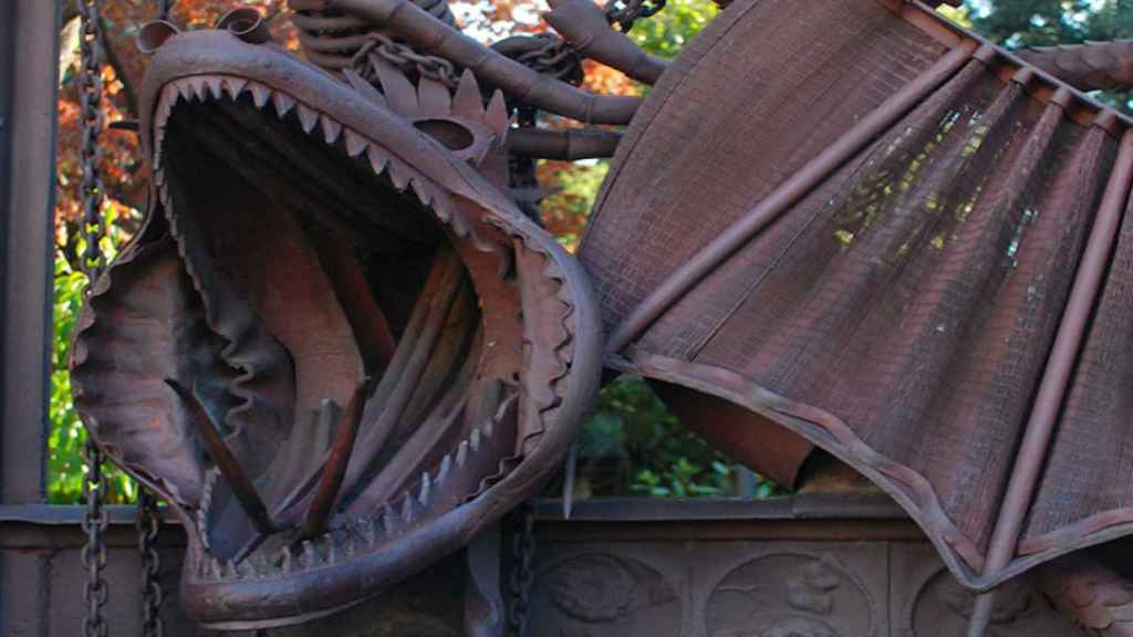 Uno de los dragones de Barcelona, en el Pabellón de la Finca Güell / PORTAL GAUDI