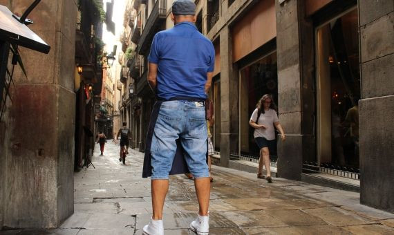 Fausto en la Plaça Reial / METRÓPOLI ABIERTA