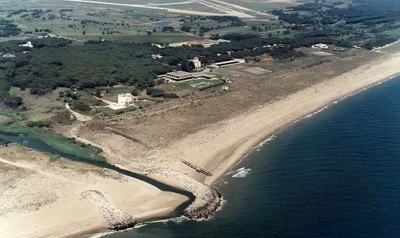 Playa del Remolar, ubicada en Viladecans