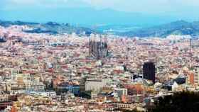 Vista panorámica de Barcelona, con la Sagrada Família al fondo