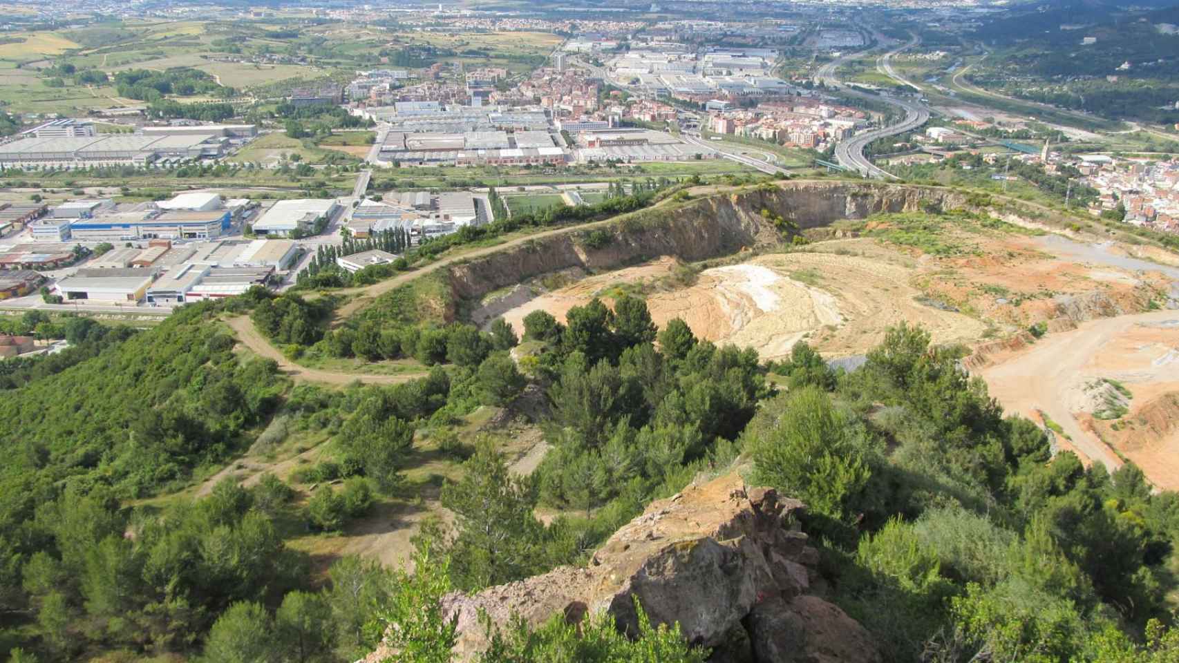 Turó de Montcada con el municipio de fondo