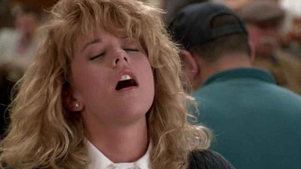 Meg Ryan durante el famoso orgasmo en la película 'Cuando Harry conoció a Sally'