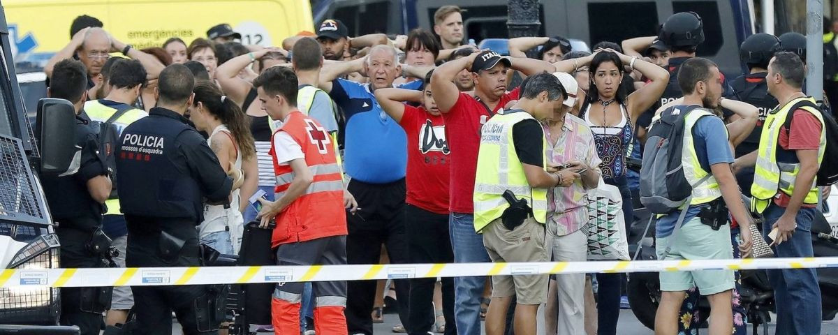 Momento posterior al atentado en Barcelona. Ahora vuelve la teoría de la conspiración sobre el 17-A / EFE