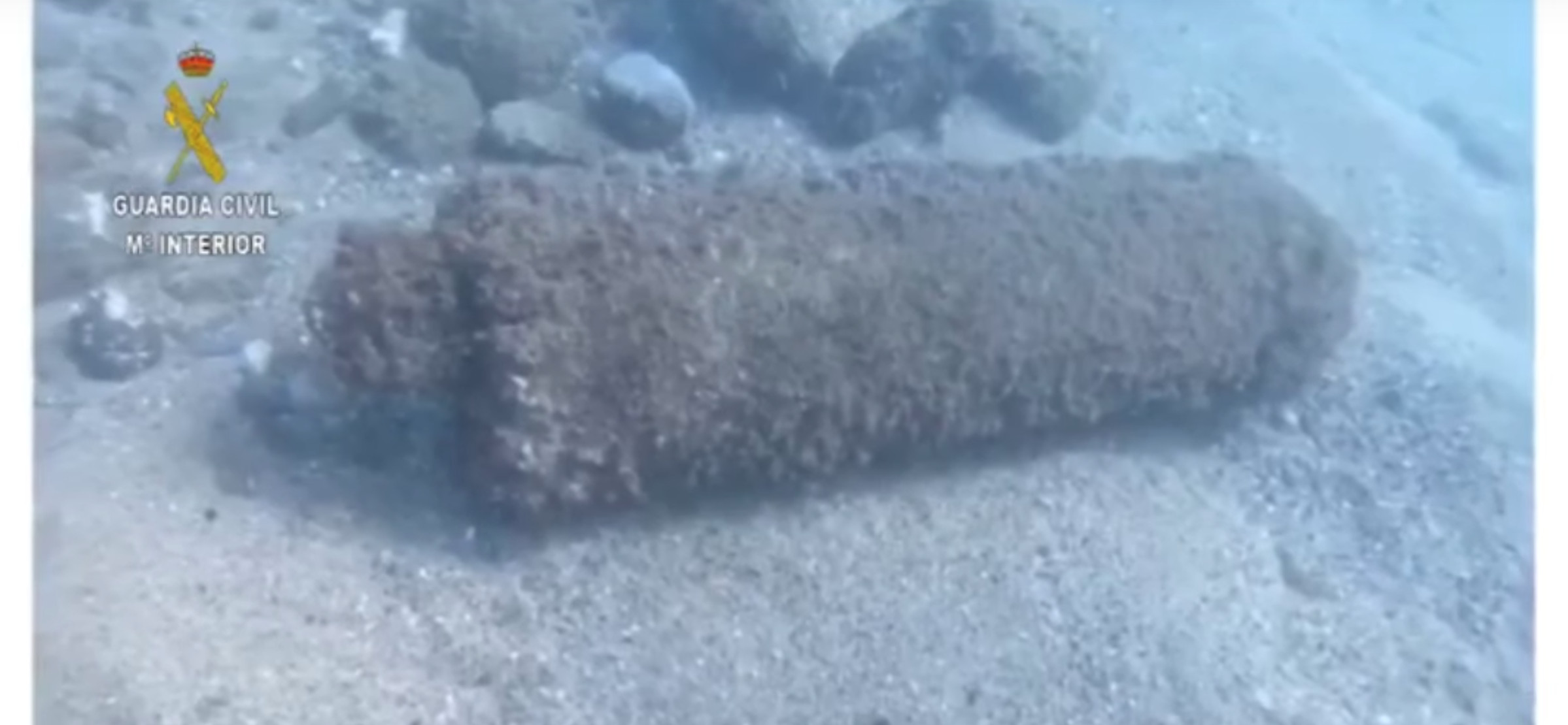 La bomba de la Guerra Civil localizada en aguas de la Barceloneta / GUARDIA CIVIL