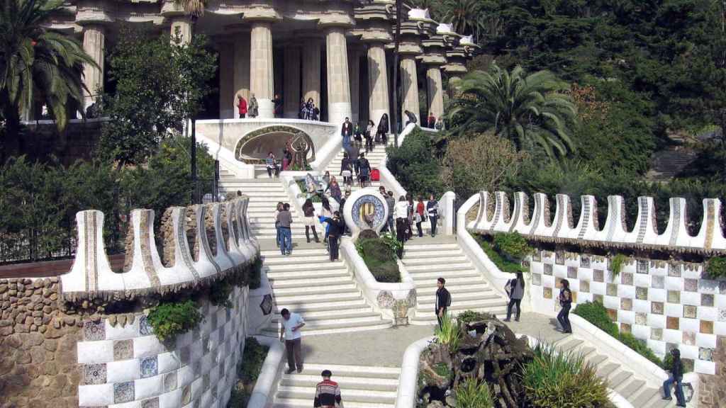 Escaleras principales del Park Güell de Barcelona / ARCHIVO