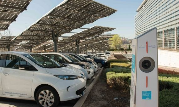 Coches eléctricos y punto de carga de Endesa