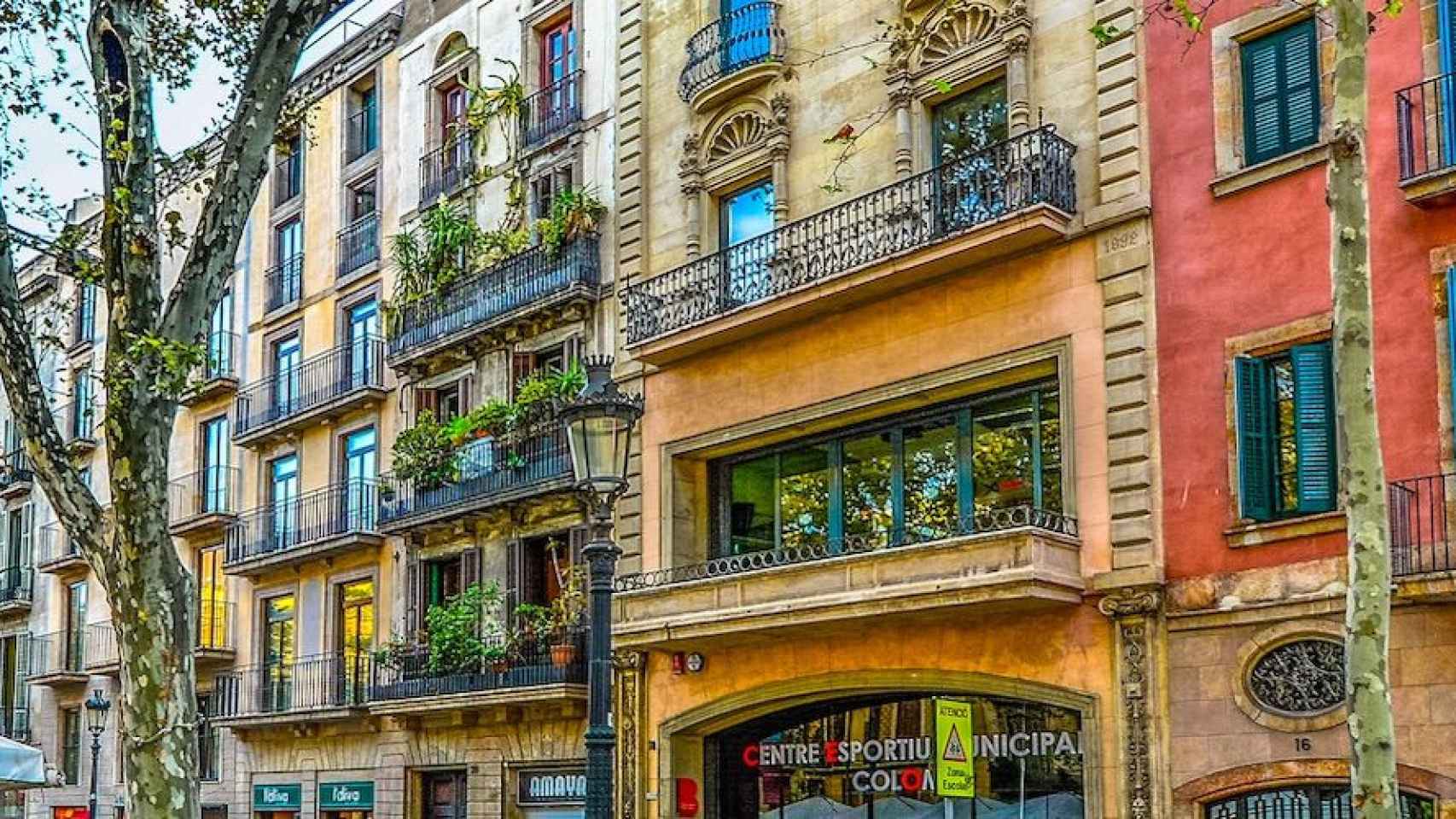 Una de las calles con encanto de Barcelona / PIXABAY