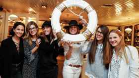 Holacuore y otras influencers promocionando el restaurante Patrón, acusado de explotación laboral