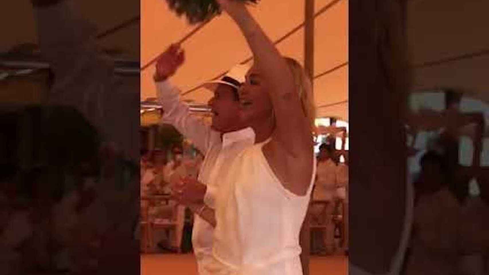 Manuel Valls y Susana Gallardo bailando durante su boda / MA