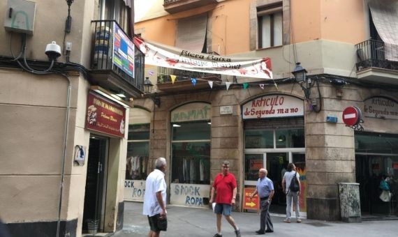 La esquina de calle Riera Baixa con Hospital / METRÓPOLI ABIERTA