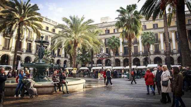 Foto de Plaça Reial, una de las plazas más bonitas de Barcelona / PIXABAY