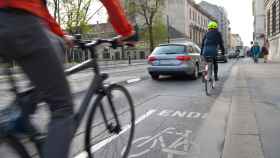 Ciclistas circulando en la ciudad