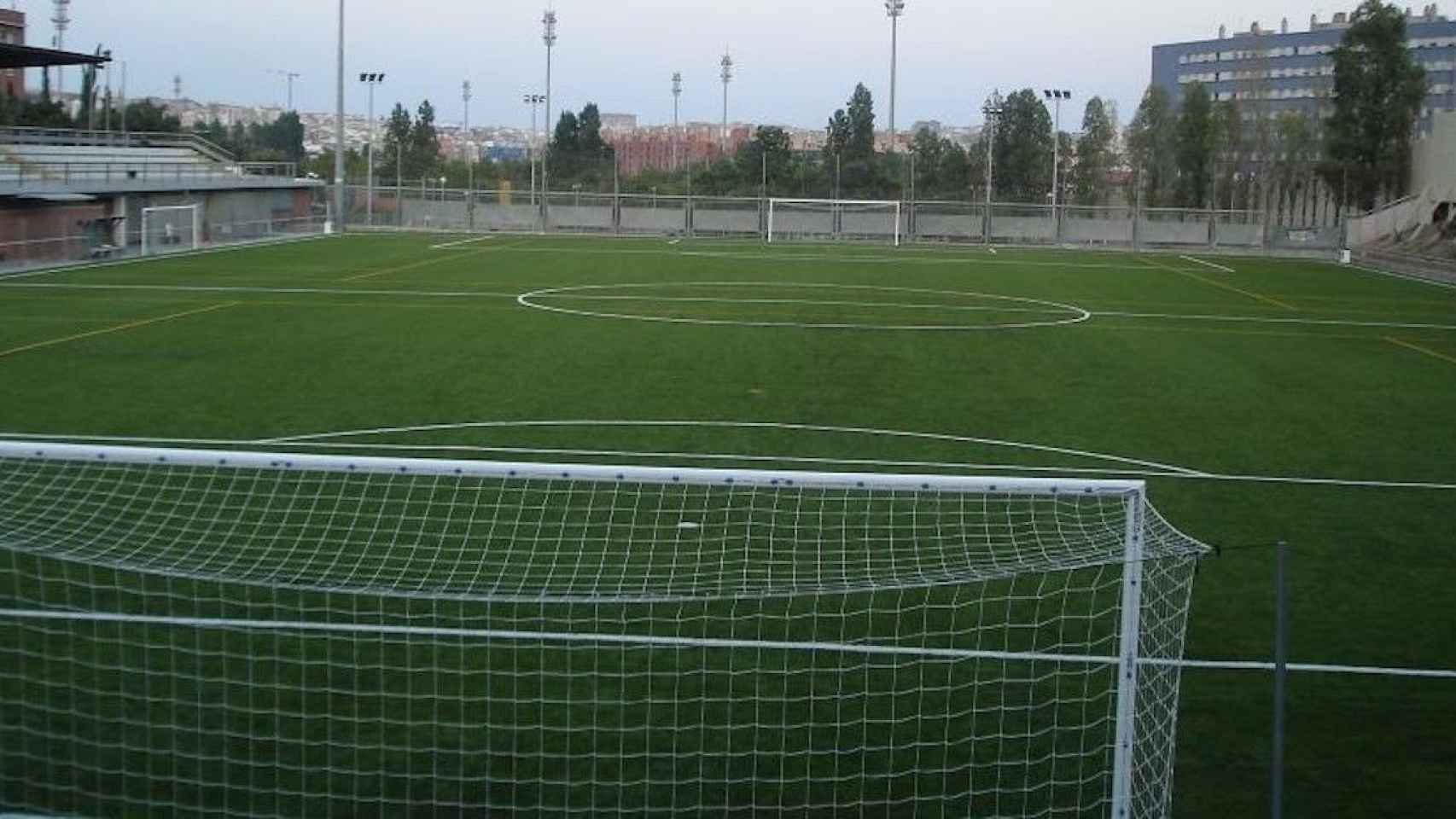 El campo de fútbol de Trinitat Vella, donde se ha producido el accidente del niño / WIKILOC