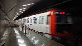 Imagen de archivo de un tren del metro de Barcelona