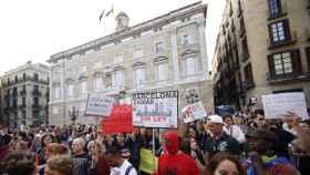 Manifestación por la inseguridad en Barcelona en la plaza de Sant Jaume / EFE ALEJANDRO GARCÍA