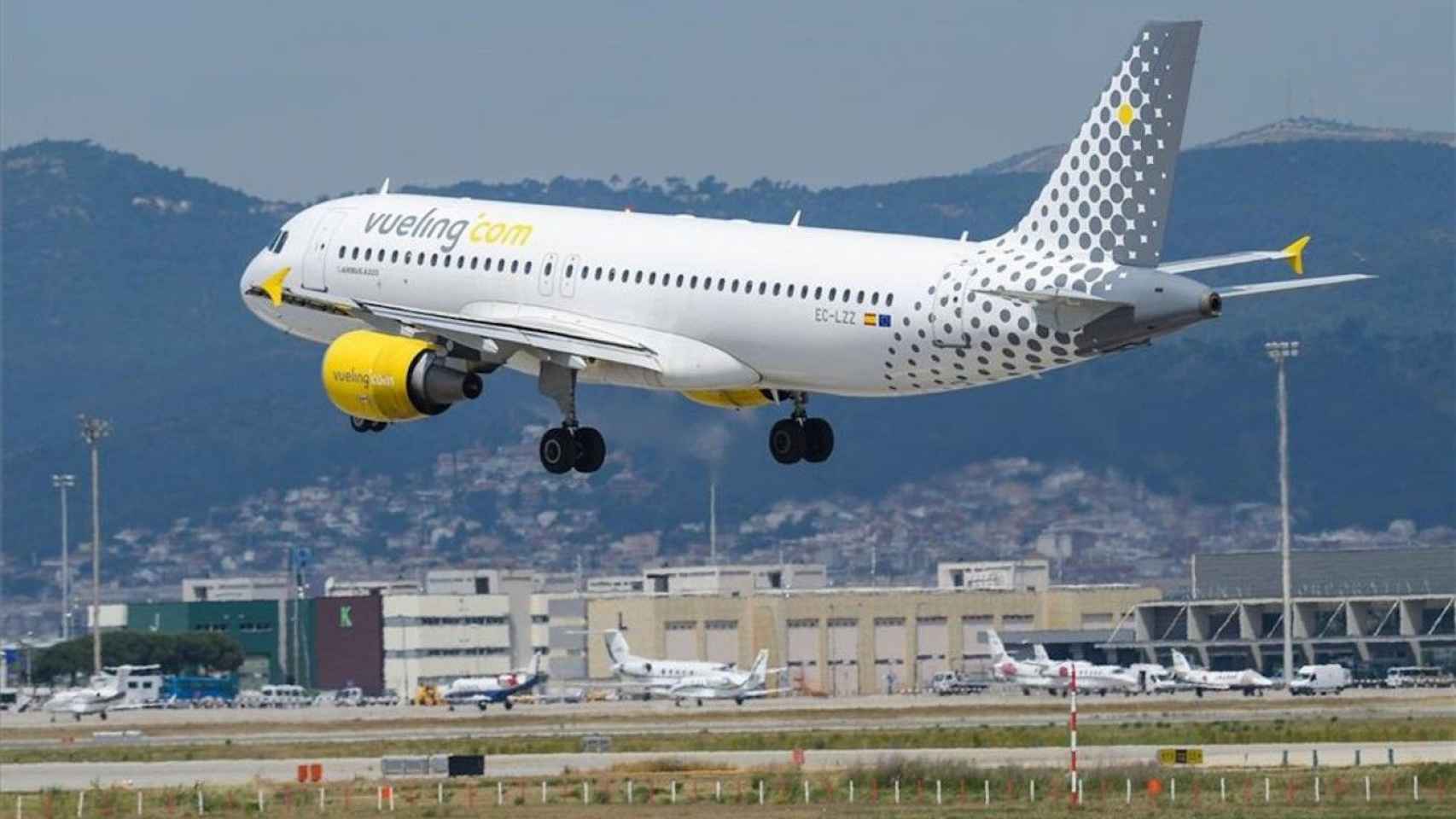 Un avión de Vueling en una imagen de archivo / EFE