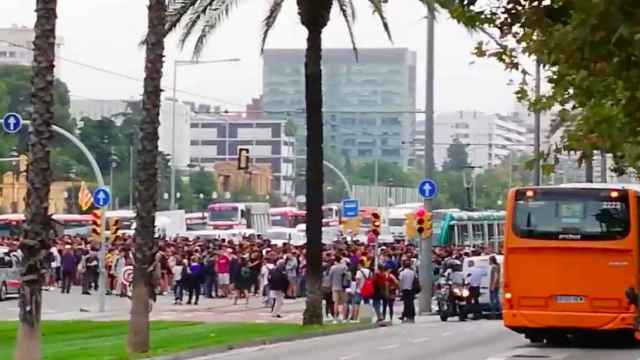 Estudiantes cortan la Diagonal de Barcelona tras conocerse la sentencia del Tribunal Supremo