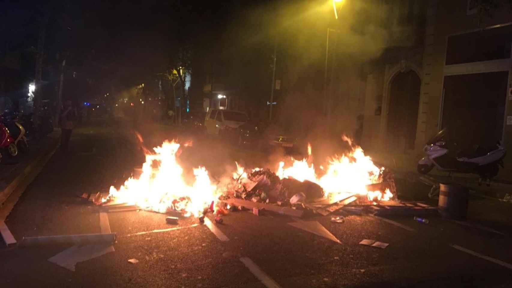 Una de las múltiples hogueras que han hecho los CDR para protestar contra la sentencia / MA