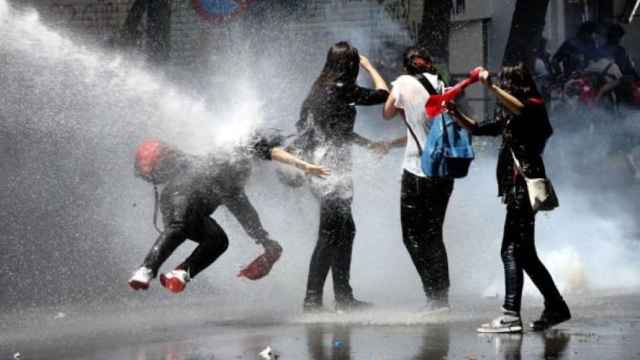 Imagen de archivo de un cañón de agua antidisturbios