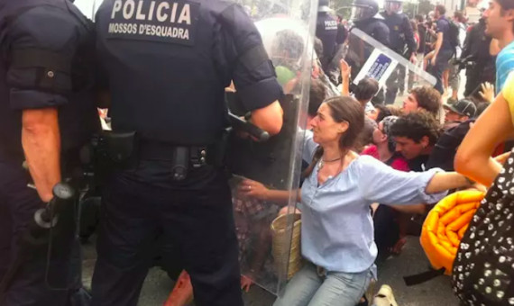 Desalojo de la plaza de Catalunya / EUROPA PRESS