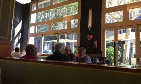 Clientes desayundando en El Velódromo / RP