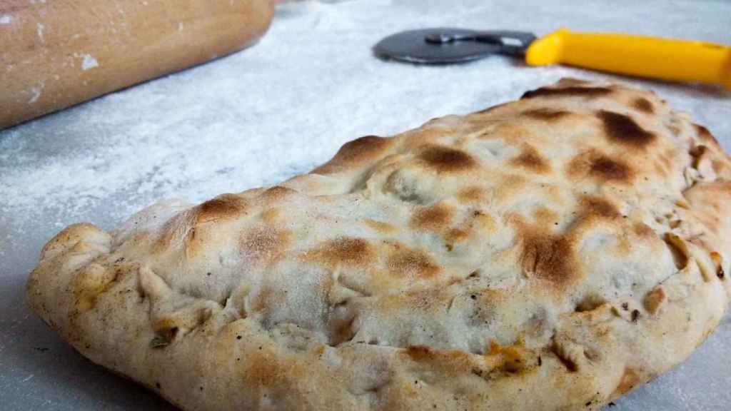 calzone como las elaboradas en Barcelona / IGNACIO MESEGUER SOCARRA EN PIXABAY