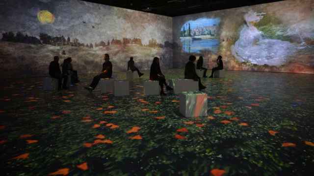 La pantalla de 1.000 metros cuadrados en la exposición de Monet de Barcelona