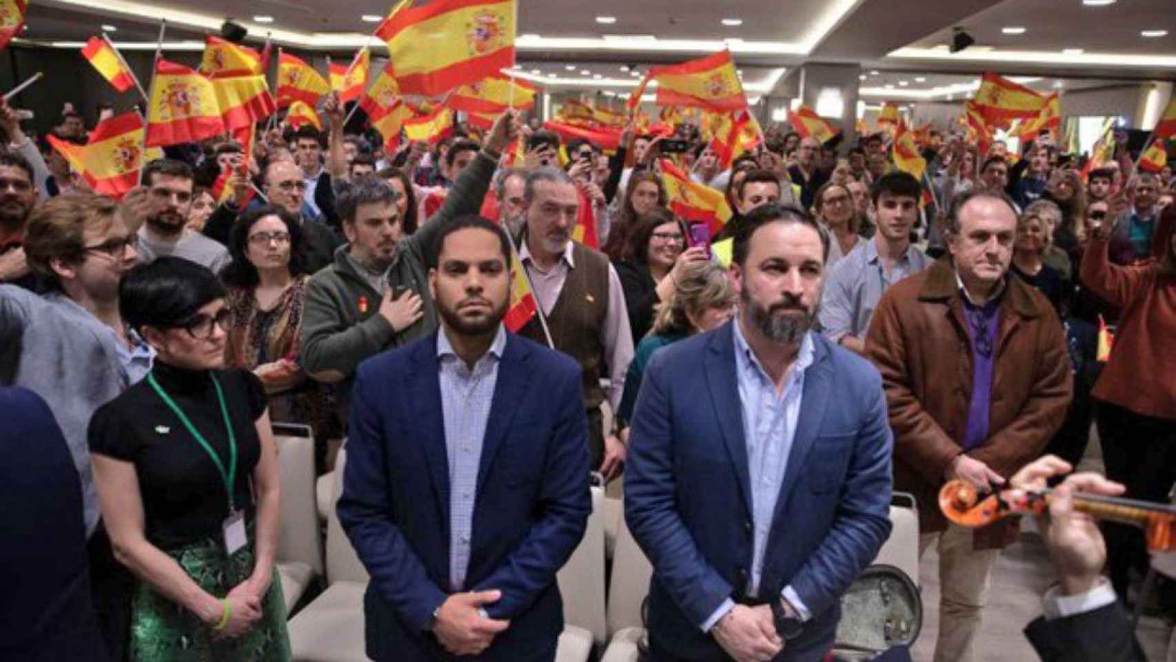 Ignacio Garriga, diputado de Vox en Barcelona, junto a Santiago Abascal / VOX