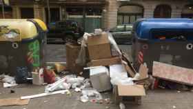 Basura en una de las calles de La Dreta del Eixample / ALBA LOSADA