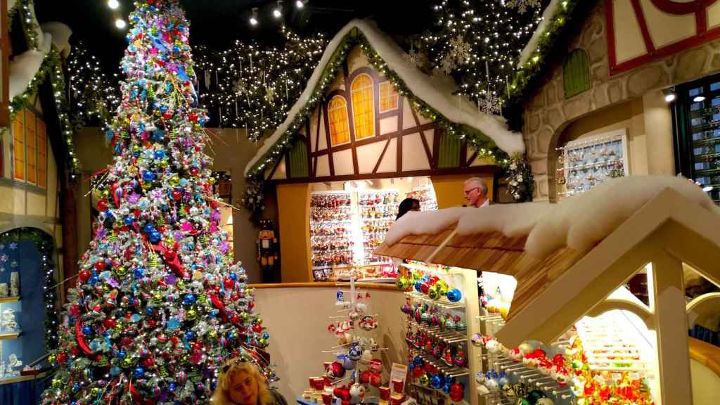 Imagen del interior de la tienda de Navidad Käthe Wohlfahrt en Barcelona