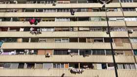 El edificio Venus del barrio de La Mina de Sant Adrià de Besòs  / ALBA LOSADA