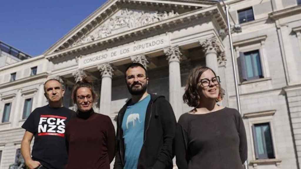 Los miembros de la CUP de izquierda a derecha: Francesc Gabarrell , Mireia Vehí, Albert Botran y Eulàlia Reguant / EFE