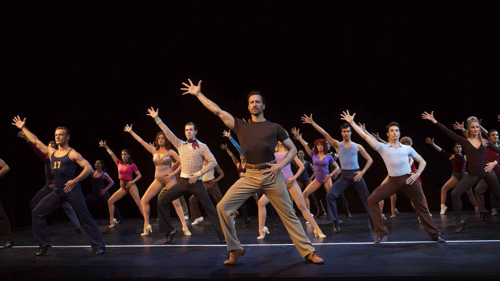 Una escena del musical 'A chorus line' que ahora llega a Barcelona