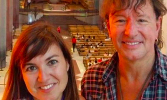 Belenguer, junto al exguitarrista de Bon Jovi en la Sagrada Familia / CRISTINA BELENGUER