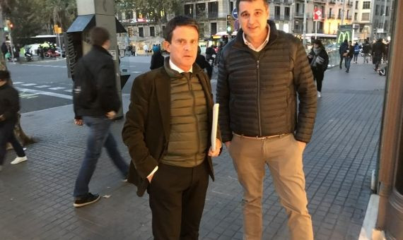 Manuel Valls, accediendo a la reunión con Barcelona Oberta este miércoles por la tarde / DF