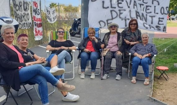 Acampada contra el centro de menas en el Besòs